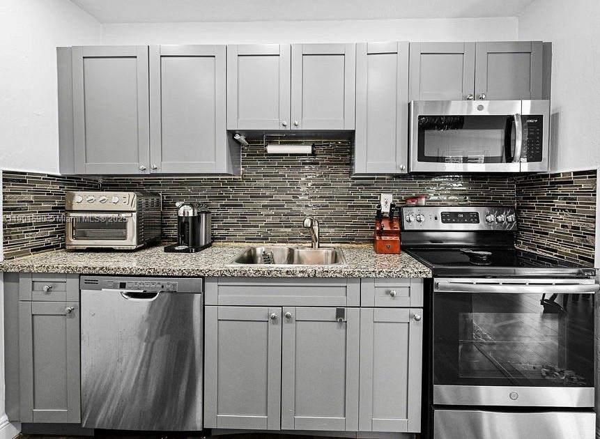 RIVIERA ESTS - Residential