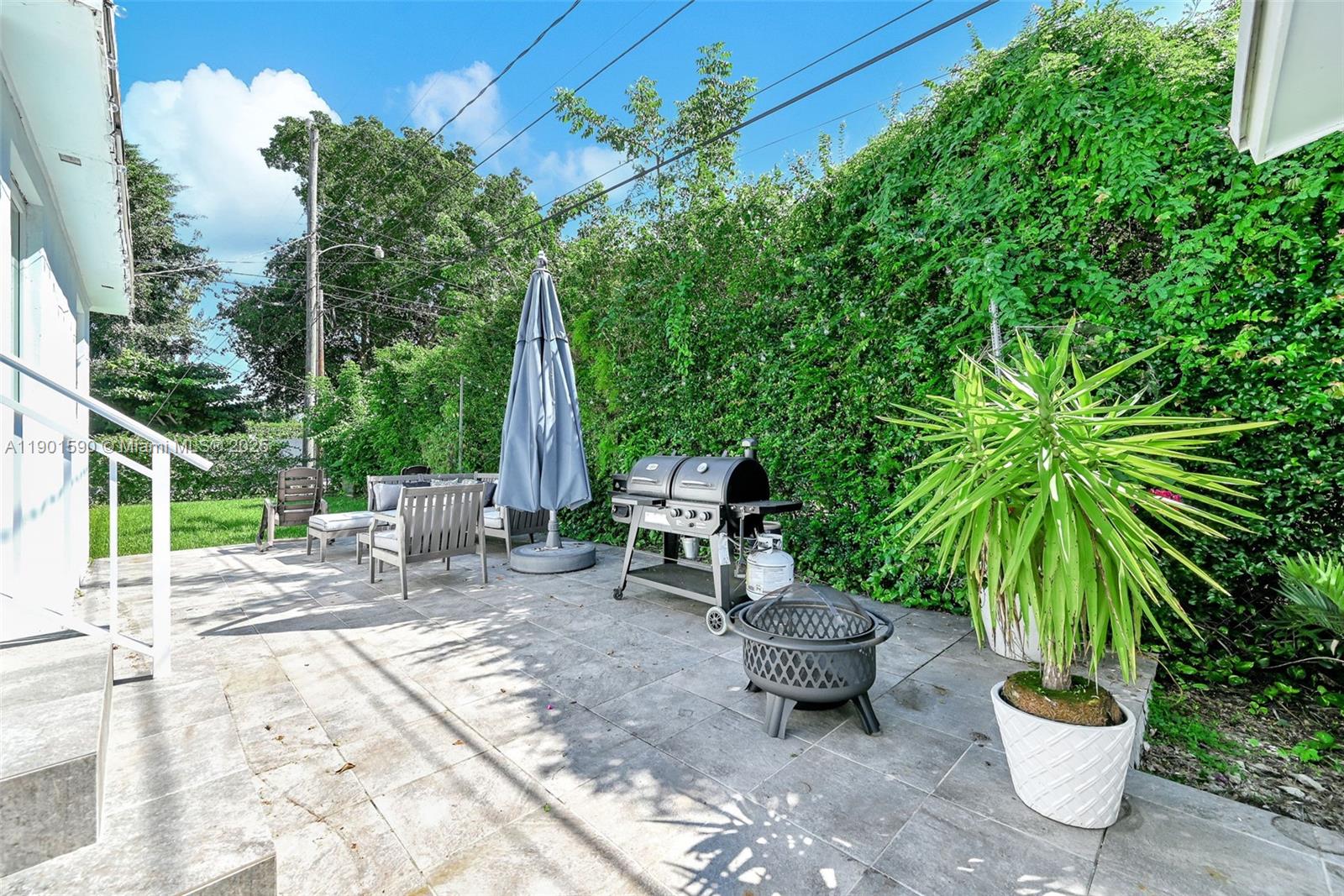 RIVIERA ESTS - Residential