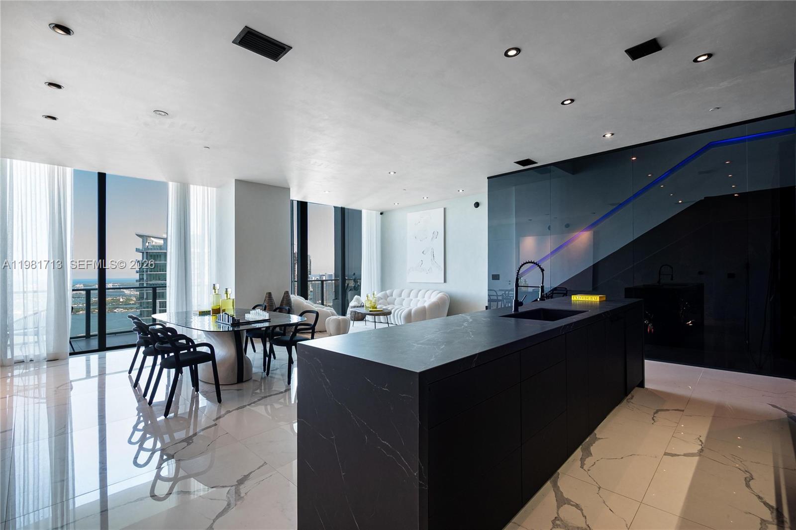 650 NE 32nd St UPH5302