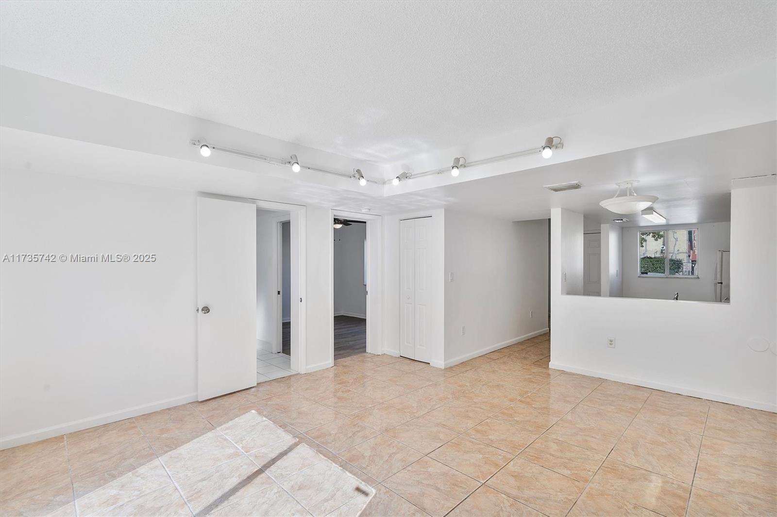 FOREST GREEN CONDO - Residential