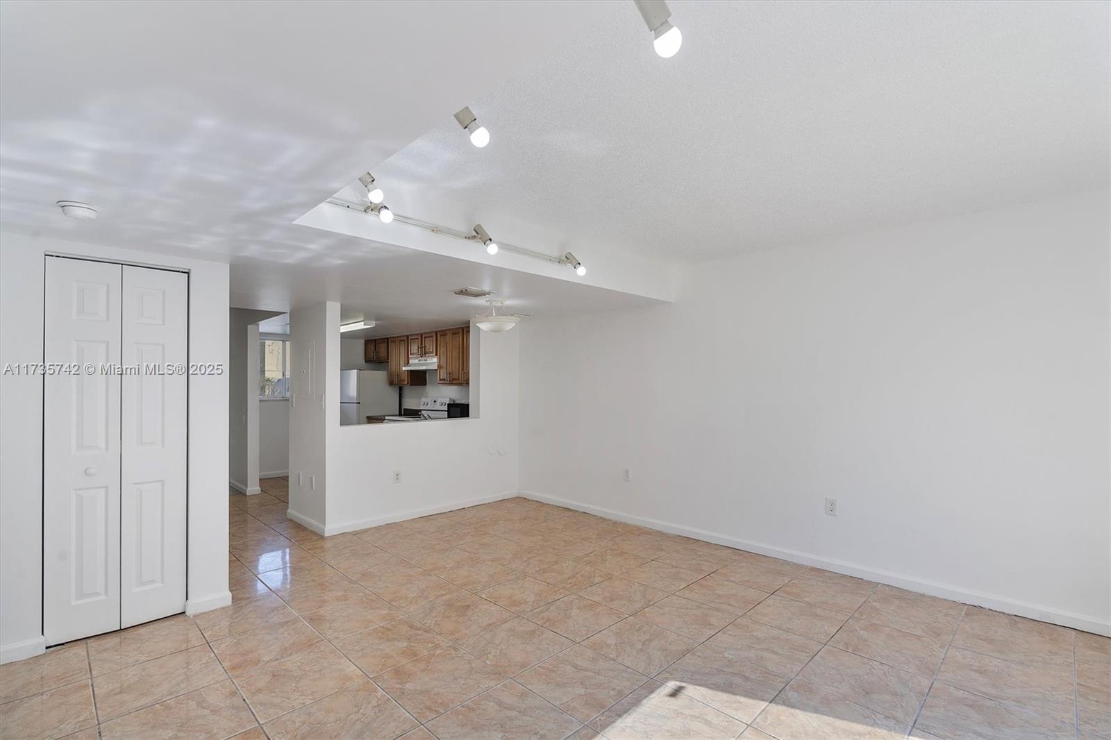 FOREST GREEN CONDO - Residential