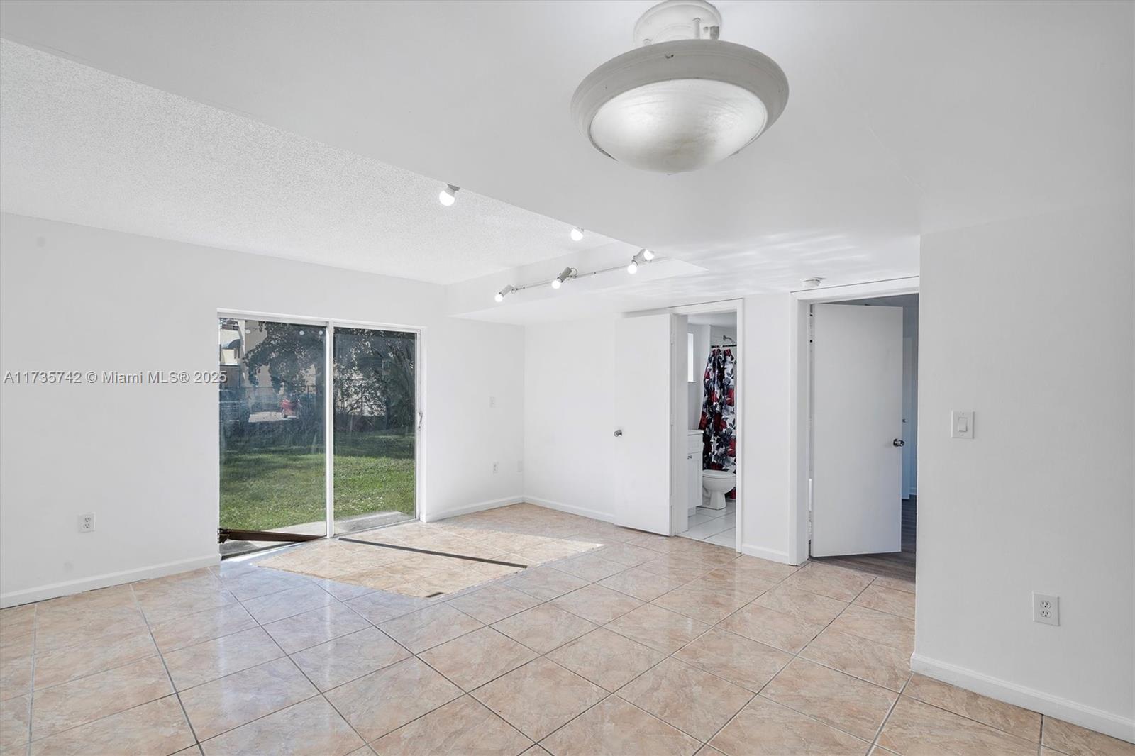 FOREST GREEN CONDO - Residential