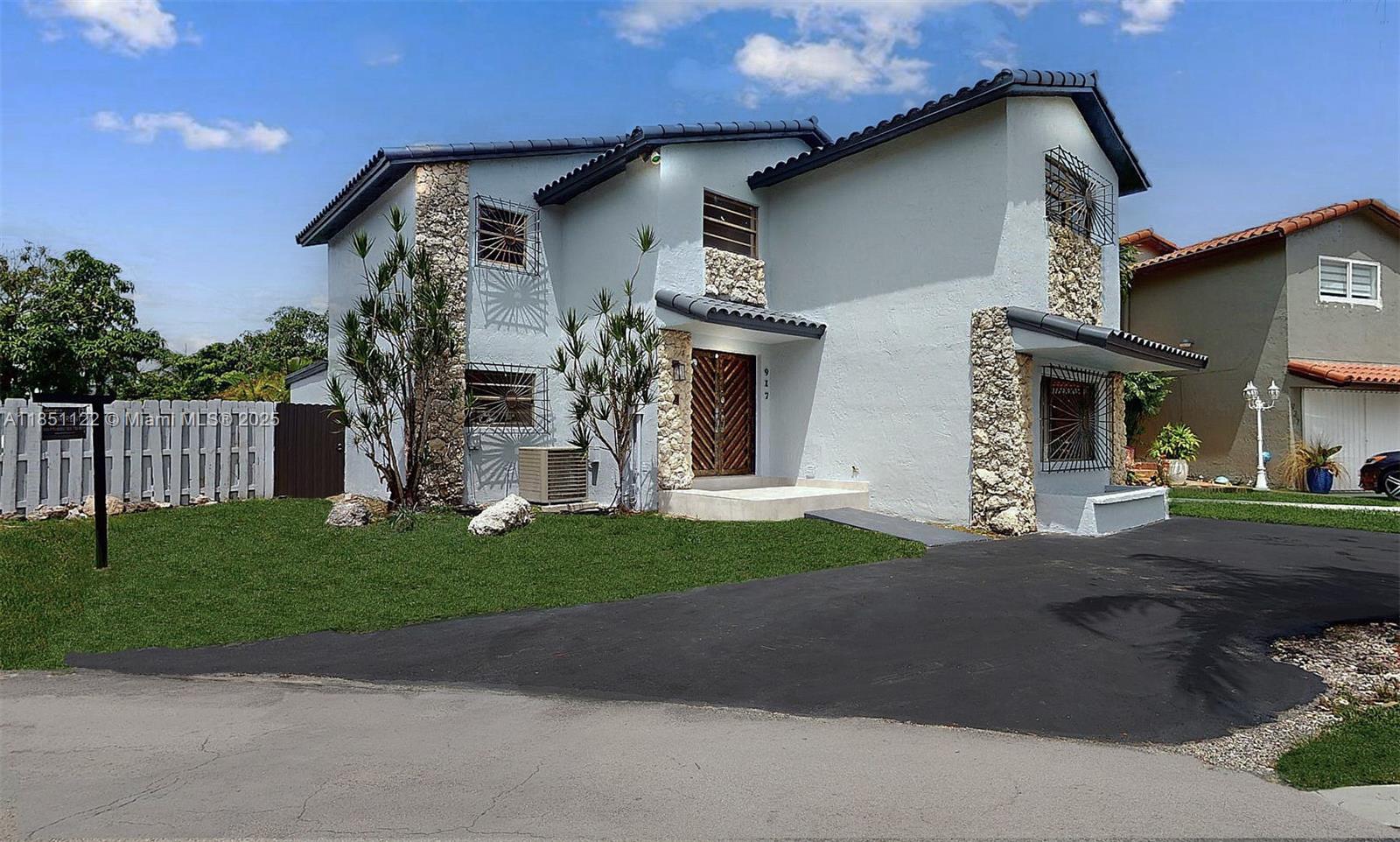 Remodeled Single Family Home conveniently located off of SW 8th Street and just minutes away from FIU and Shoppes. The home is on a Corner Lot with Tamiami Lakes at the rear of the home. This 3 Bed/3 Bath home also features a large Den.
