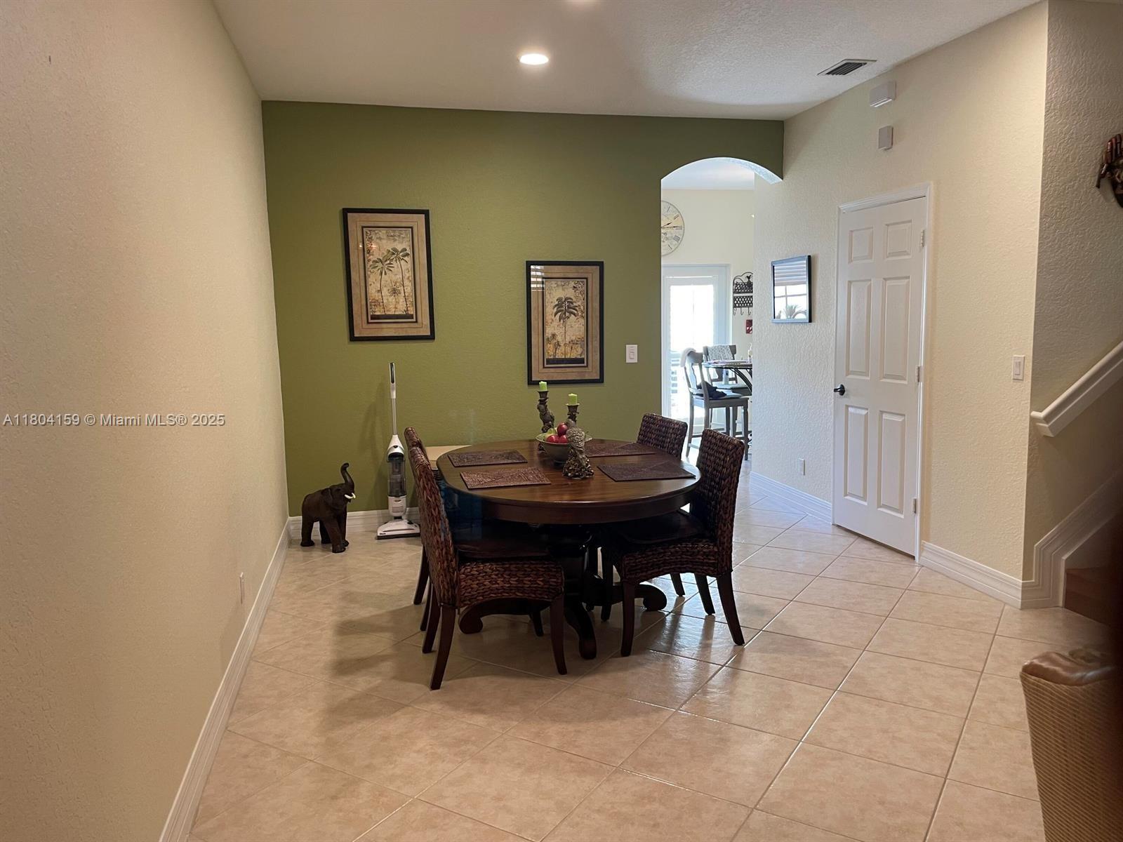 FAIRFIELD GARDENS - Residential Lease
