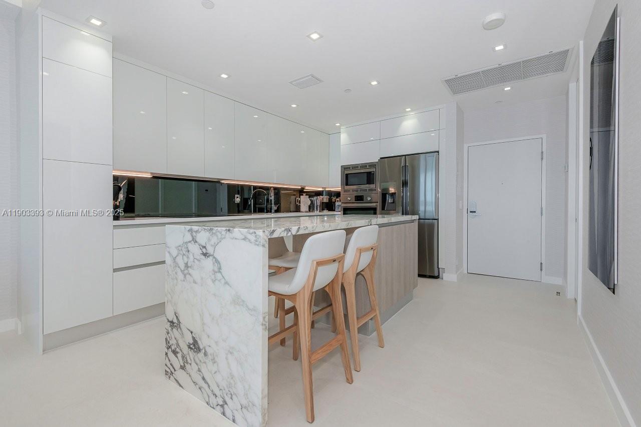 RONEY PALACE CONDO - Residential Lease