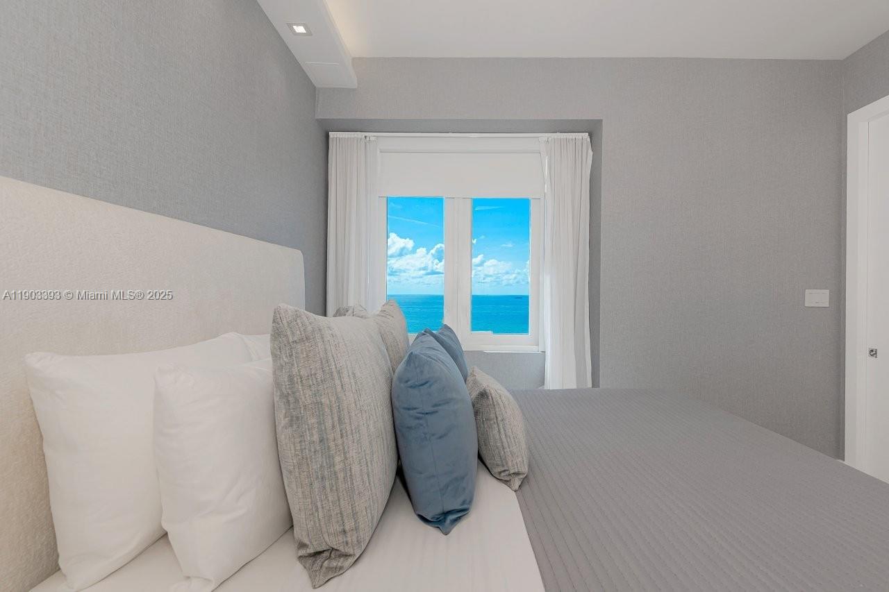 RONEY PALACE CONDO - Residential Lease