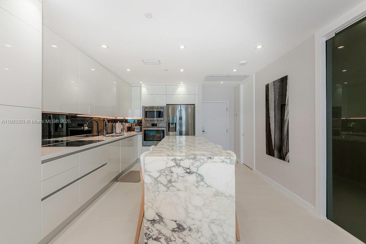 RONEY PALACE CONDO - Residential Lease