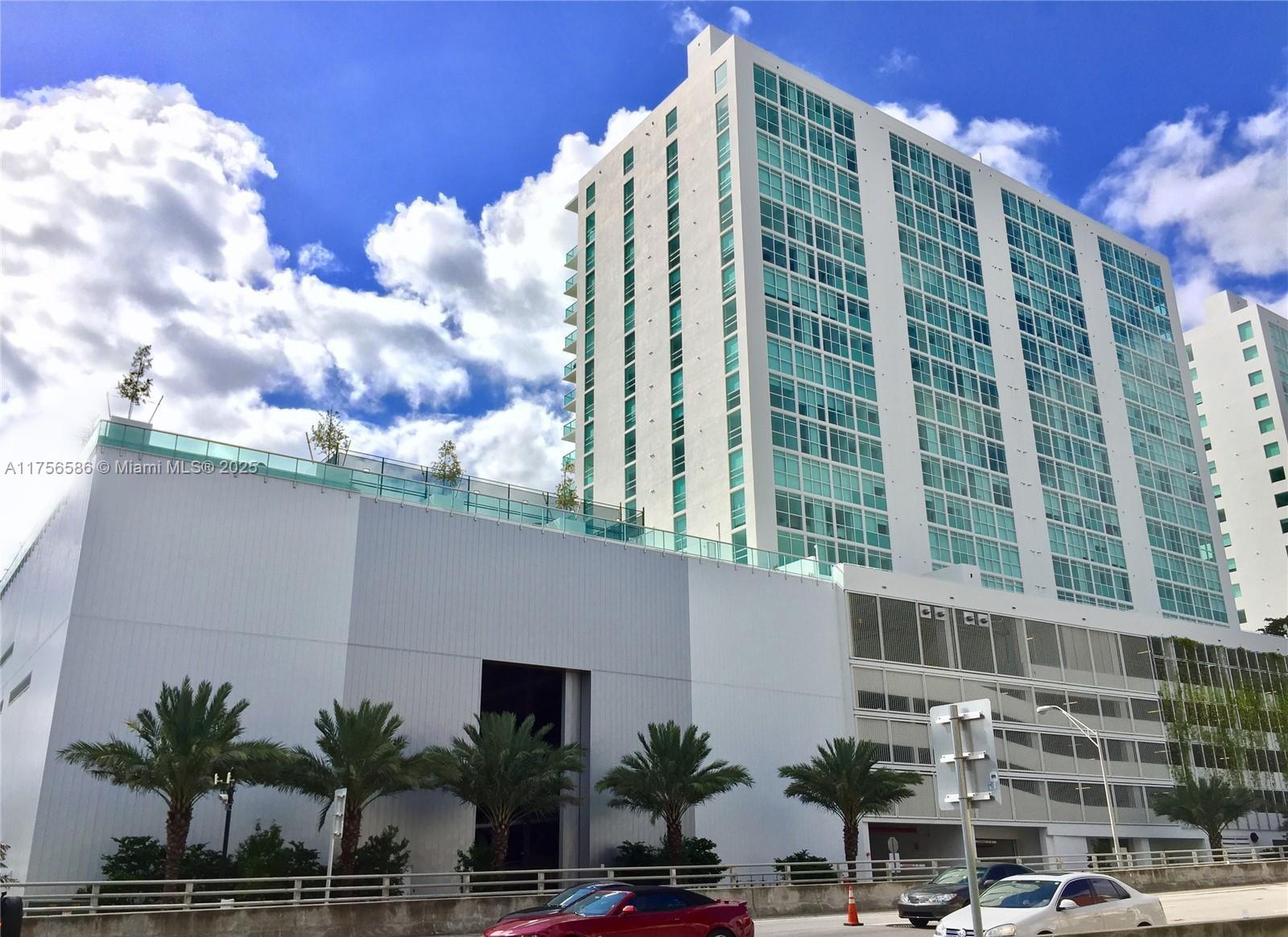 400 SUNNY ISLES MARINA - Land