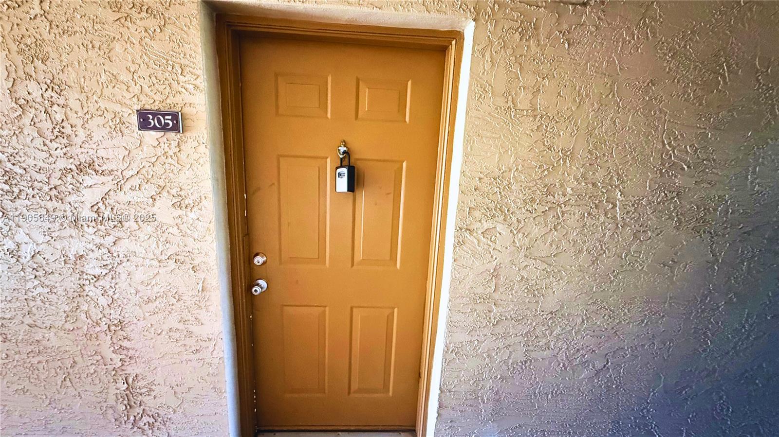 MARQUESA CONDO - Residential