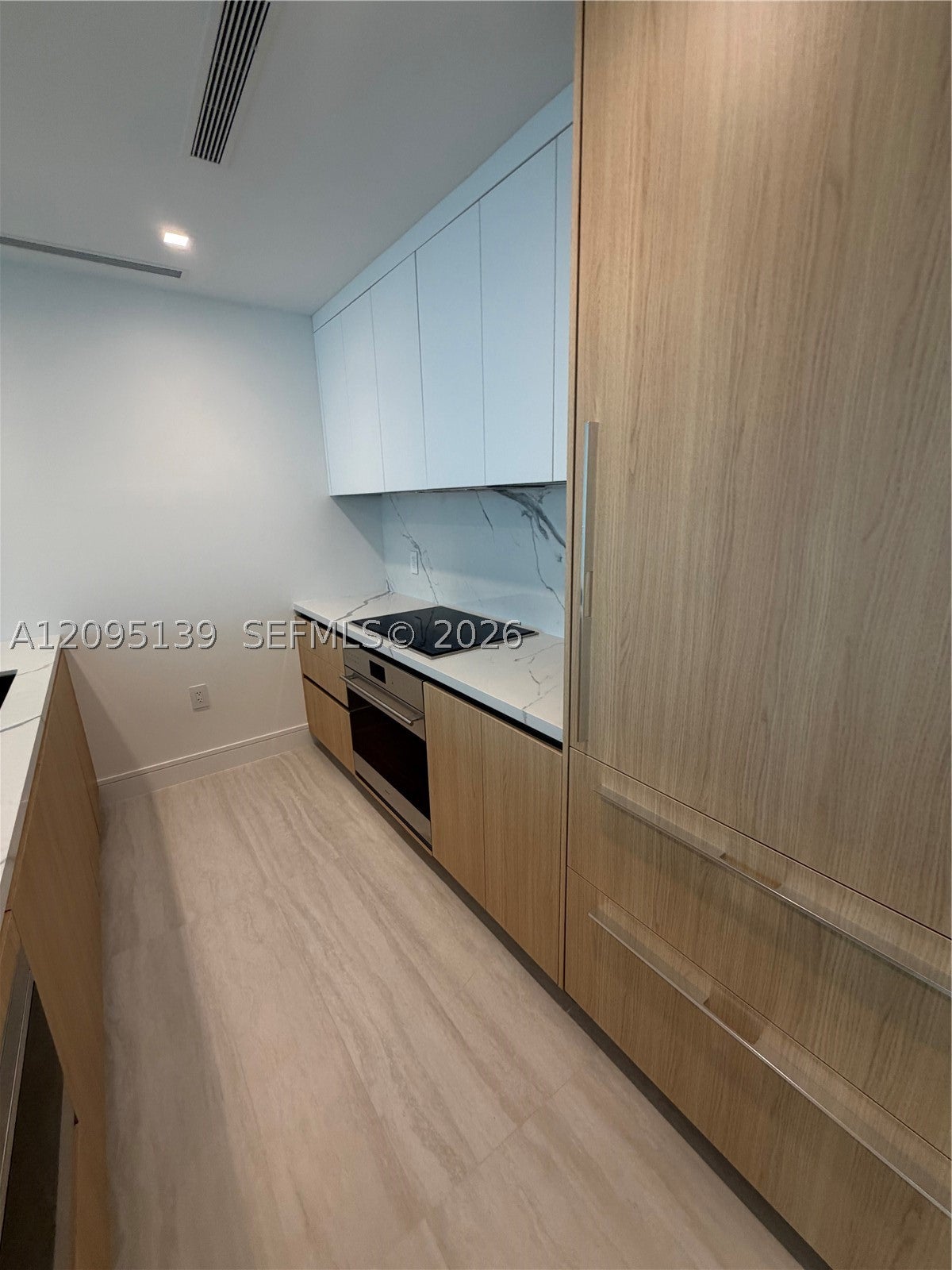 2411 Laguna Cir 2409