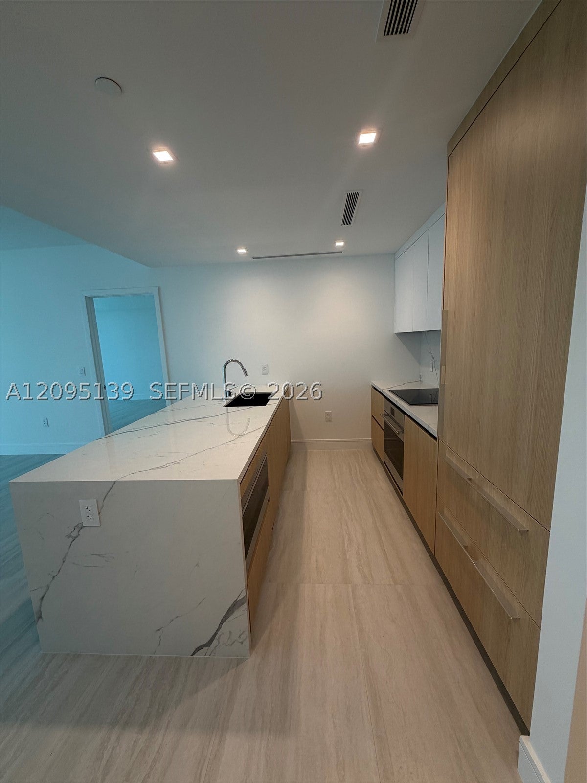 2411 Laguna Cir 2409