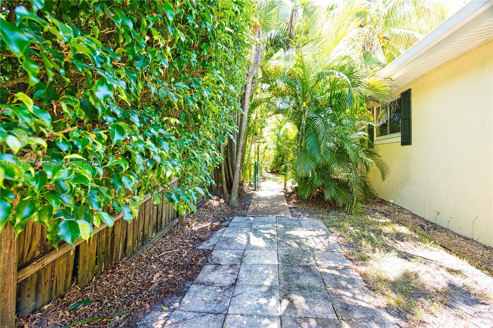 PALM ROW - Residential