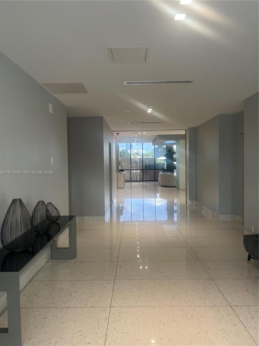 CORONADO CONDO- TOWER II - Residential Lease