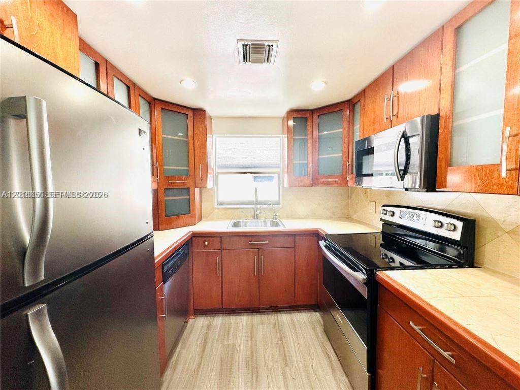 EASTERN SHORES 2ND ADDN - Residential