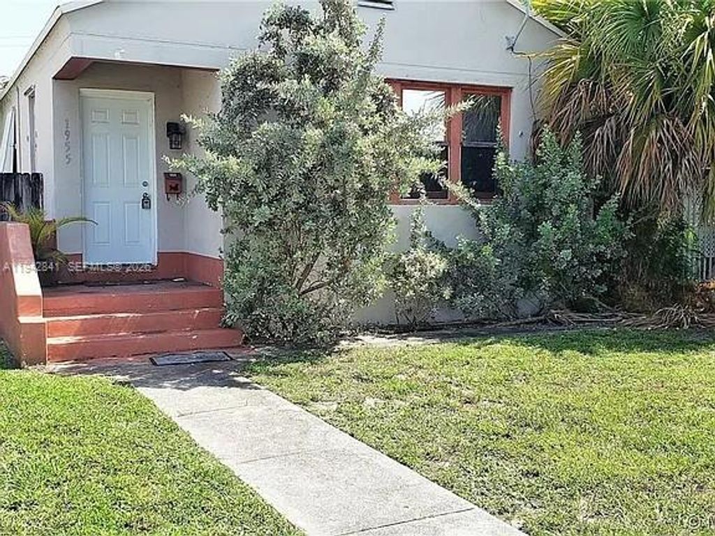 Photo of 1955 Taylor St #1, Hollywood, FL 33020 (MLS # A11942841)