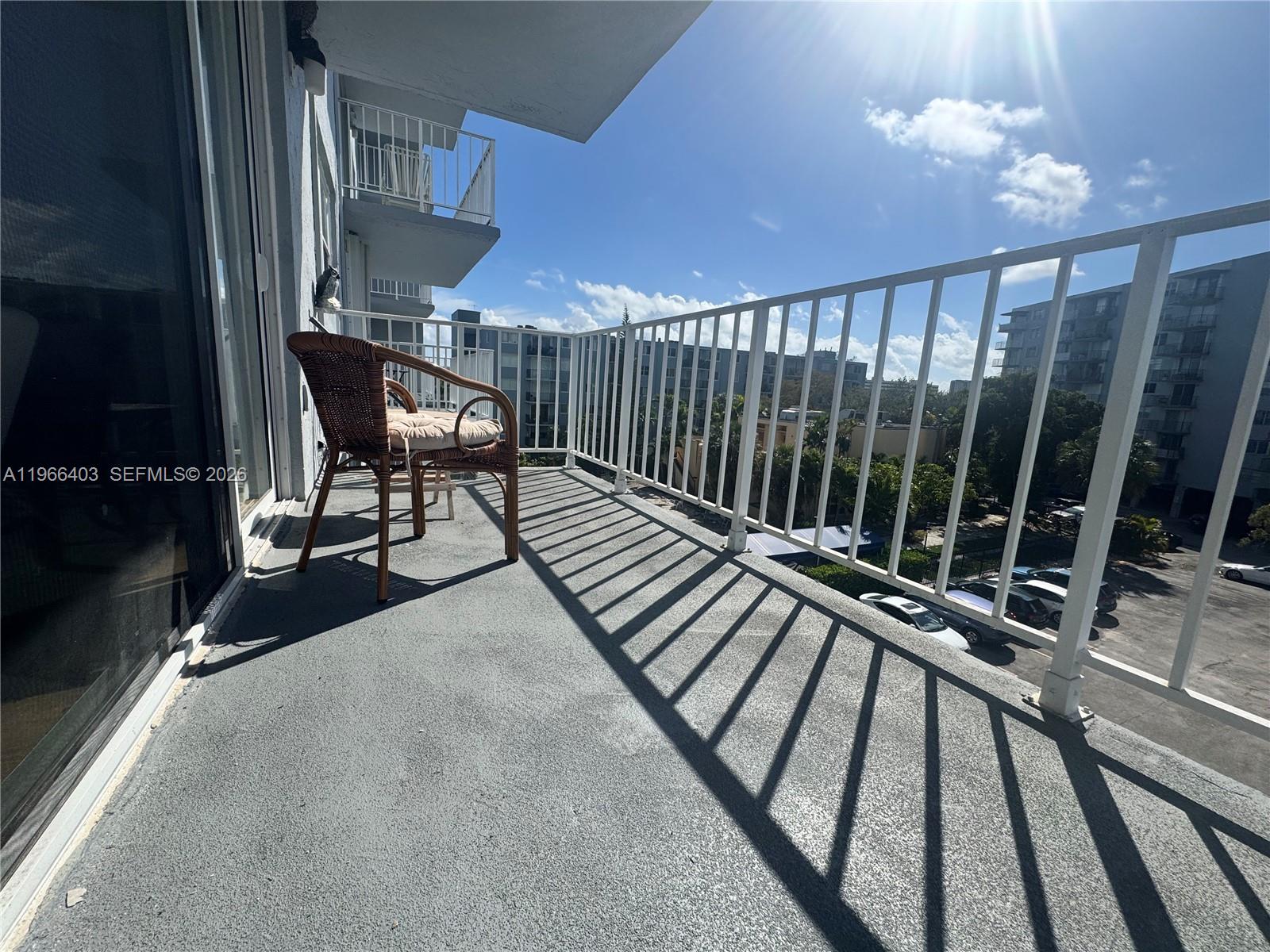 THREE HORIZONS NORTH COND - Residential