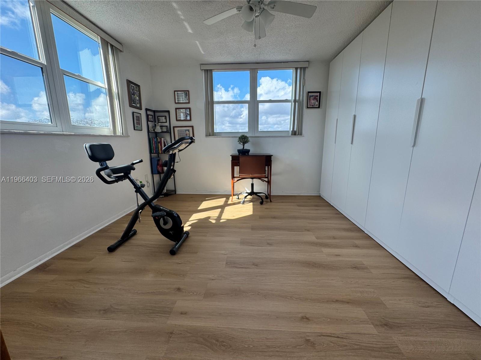 THREE HORIZONS NORTH COND - Residential