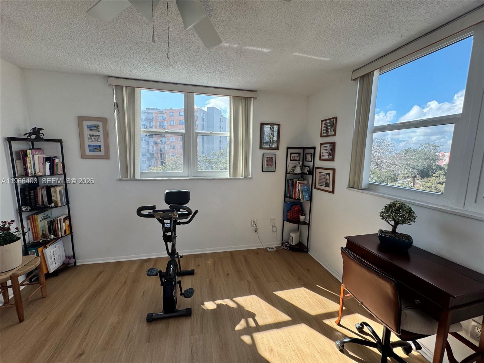 THREE HORIZONS NORTH COND - Residential