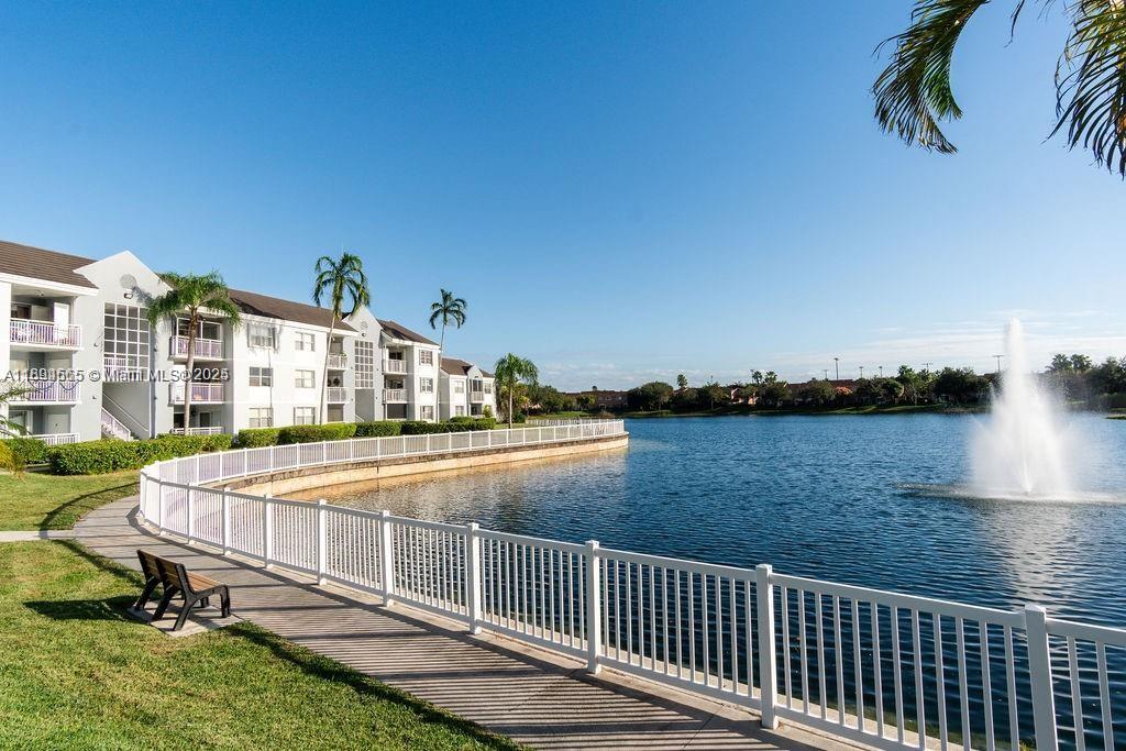 LE CLUB AT OLD CUTLER CON - Residential Lease