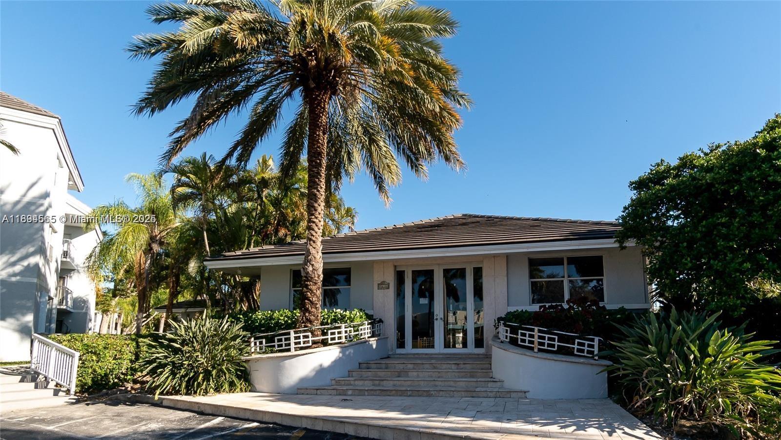 LE CLUB AT OLD CUTLER CON - Residential Lease