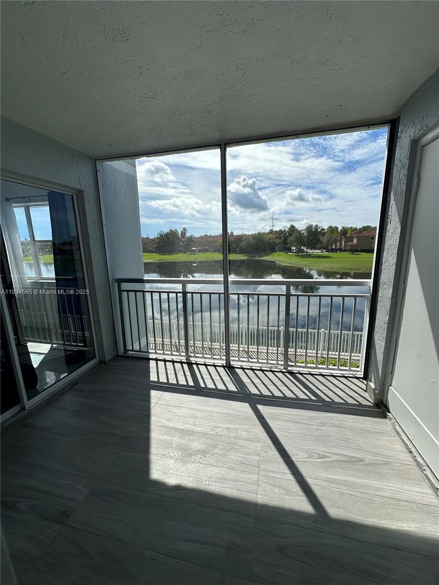 LE CLUB AT OLD CUTLER CON - Residential Lease