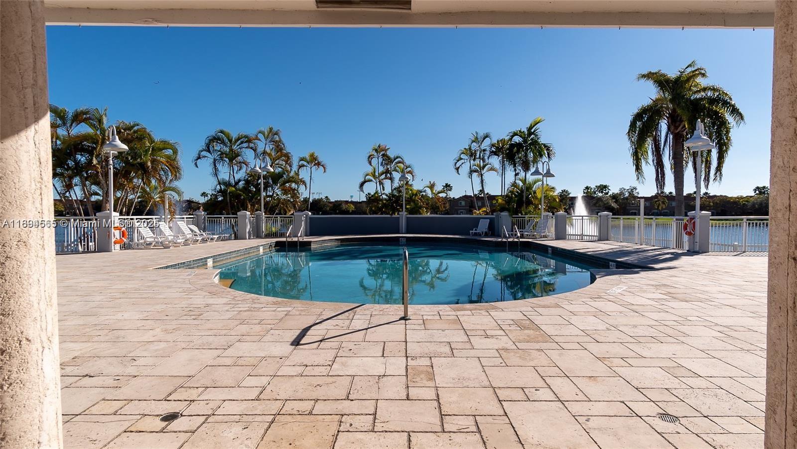 LE CLUB AT OLD CUTLER CON - Residential Lease