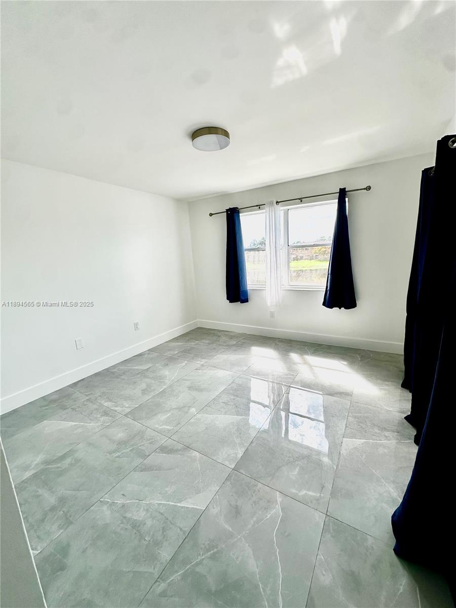 LE CLUB AT OLD CUTLER CON - Residential Lease