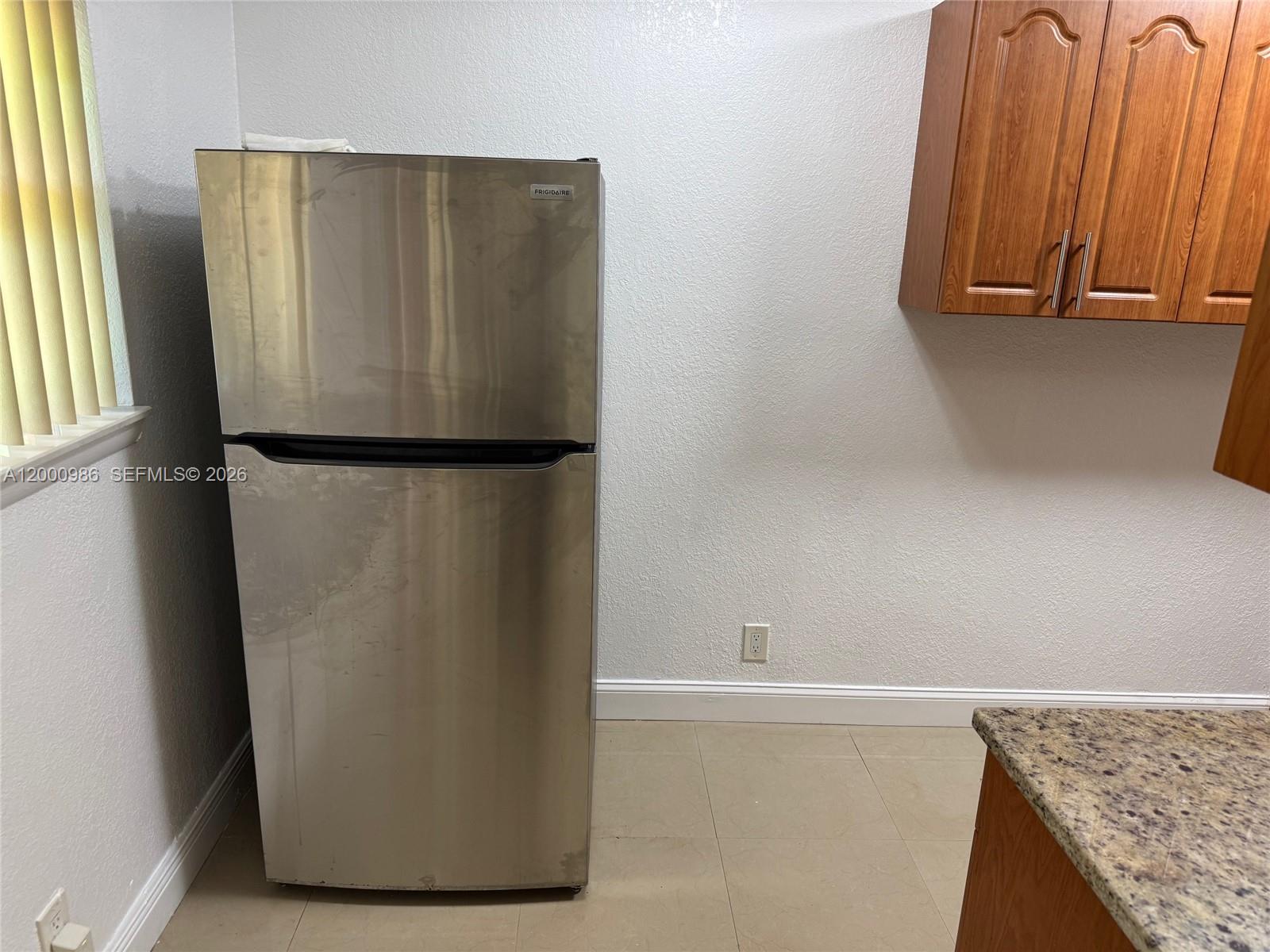 SUNSHINE VILLAS - Residential Lease