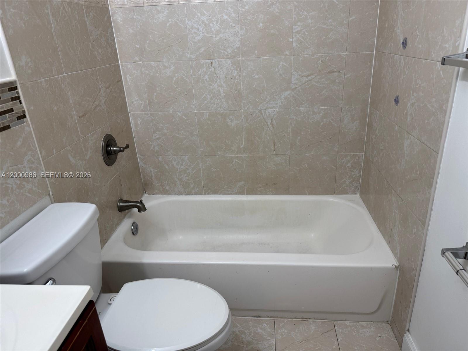 SUNSHINE VILLAS - Residential Lease