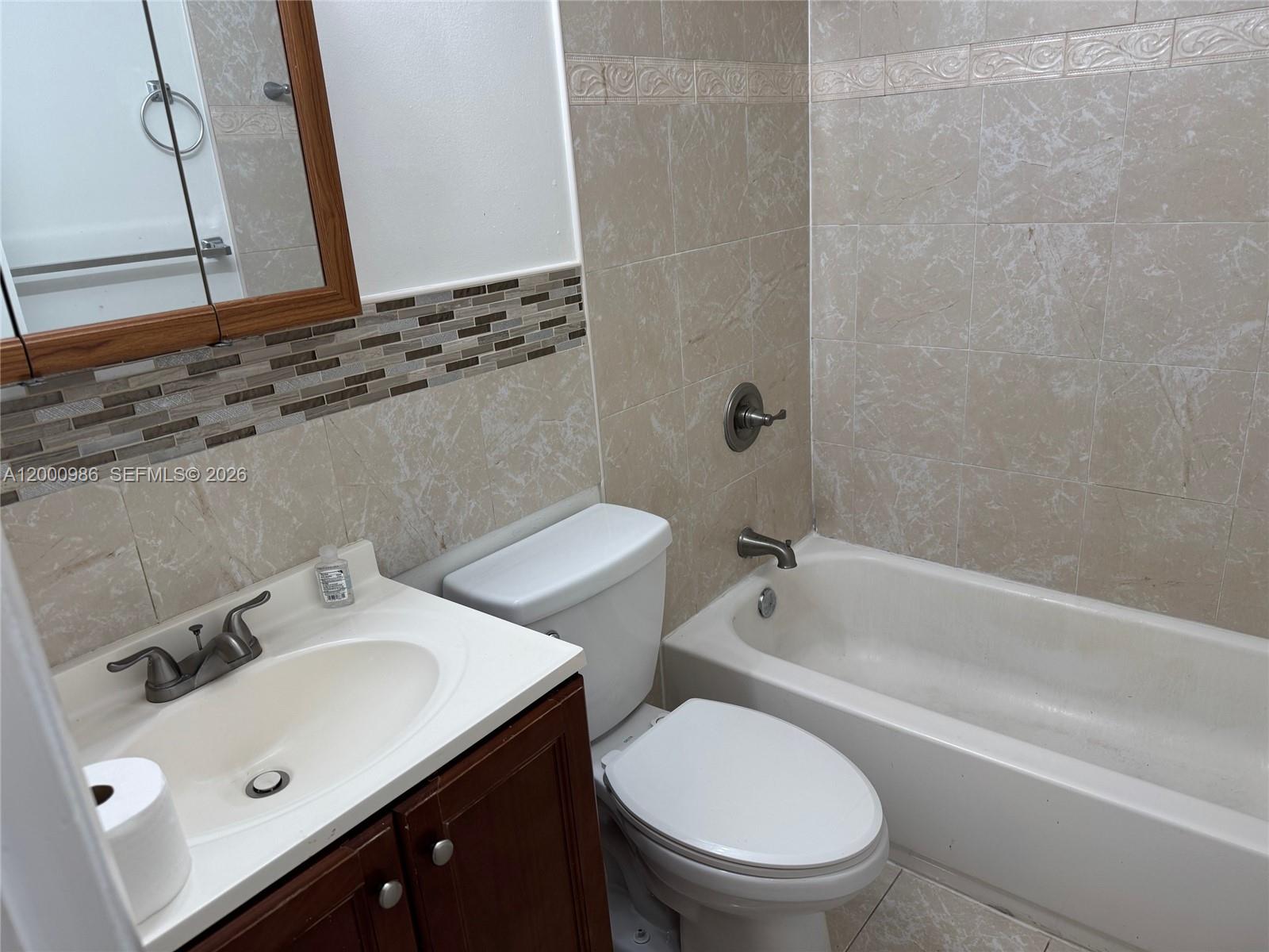 SUNSHINE VILLAS - Residential Lease