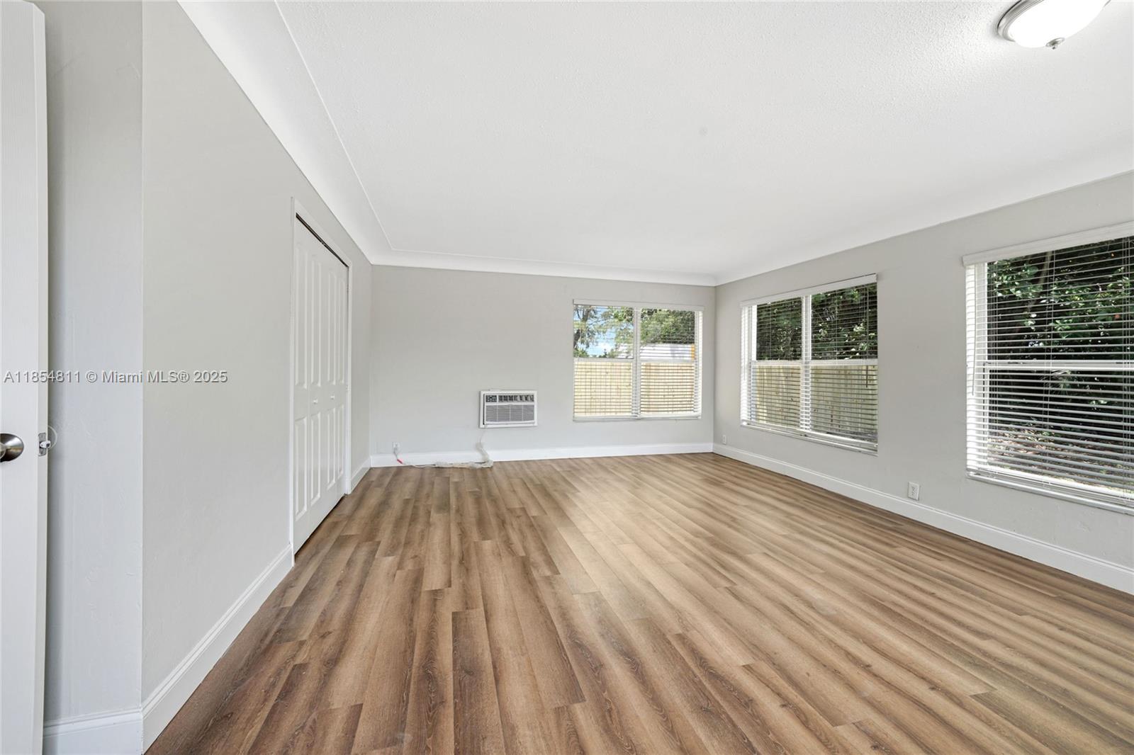 LAUDERDALE MANORS AMD PLA - Residential