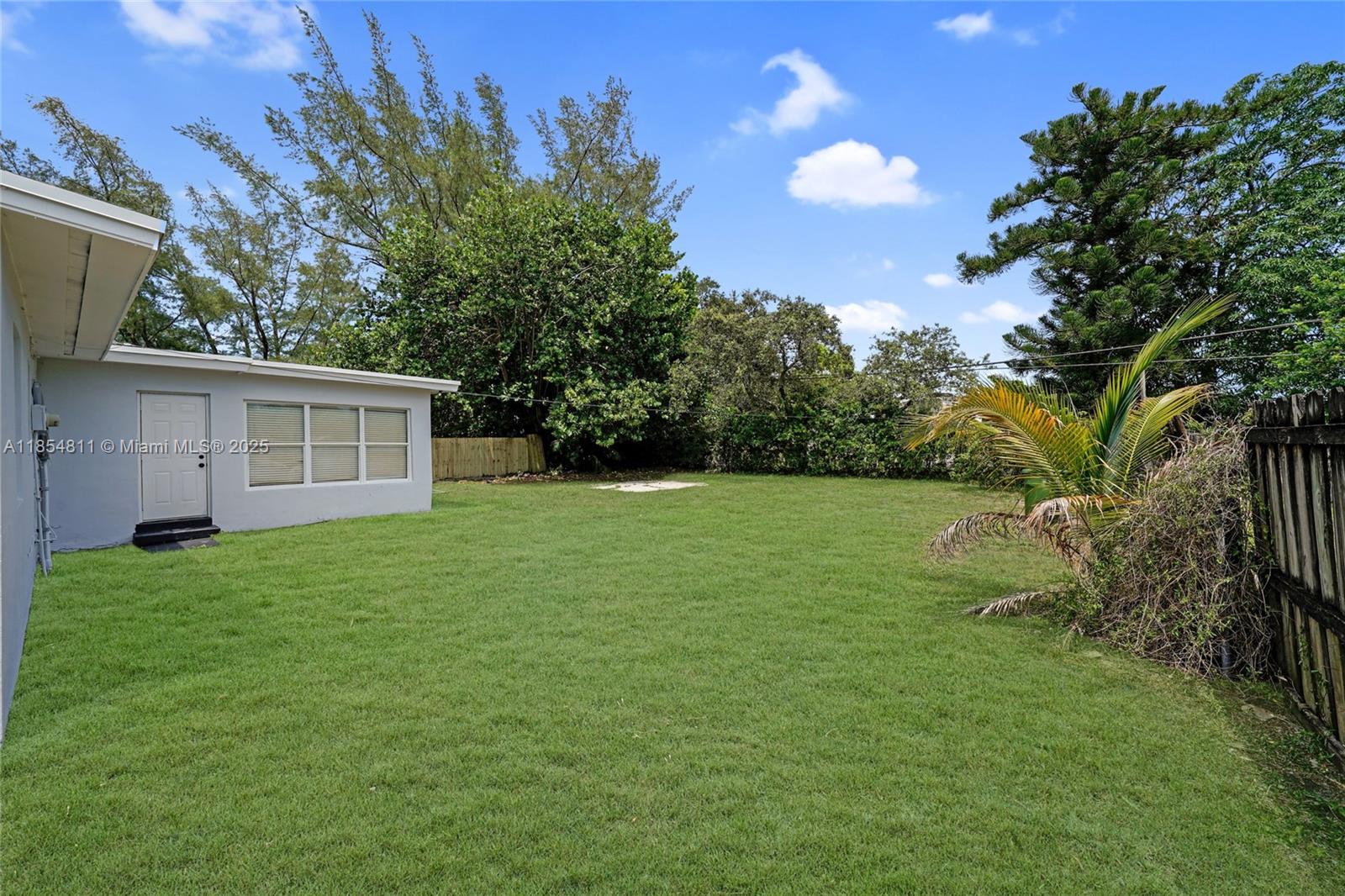 LAUDERDALE MANORS AMD PLA - Residential