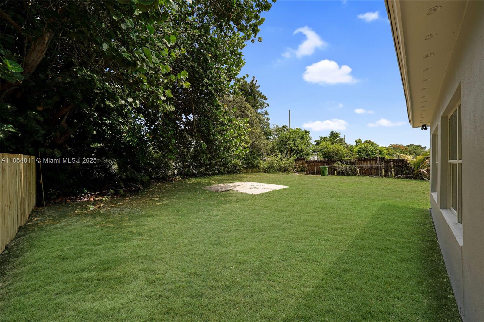 LAUDERDALE MANORS AMD PLA - Residential