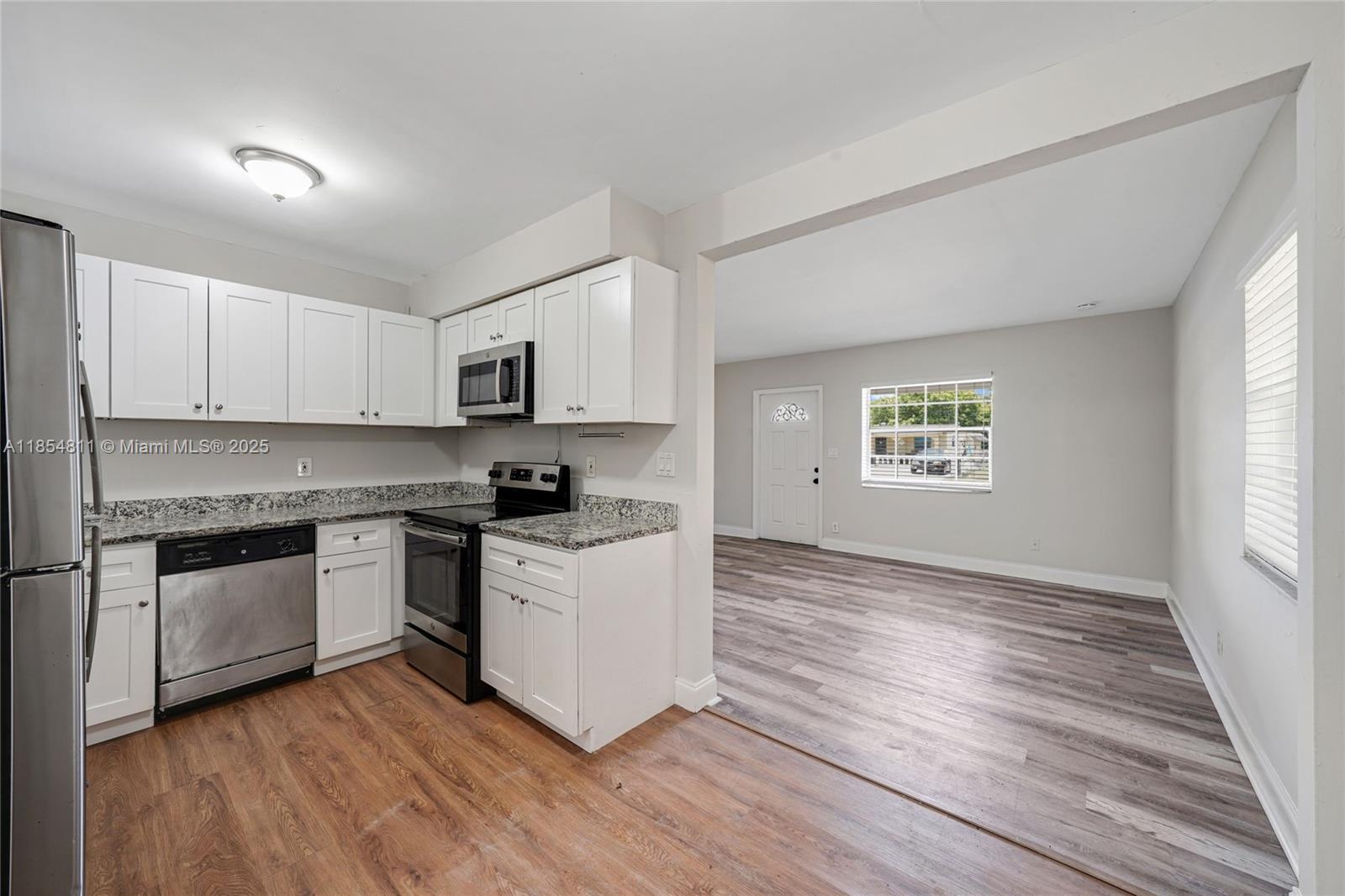 LAUDERDALE MANORS AMD PLA - Residential