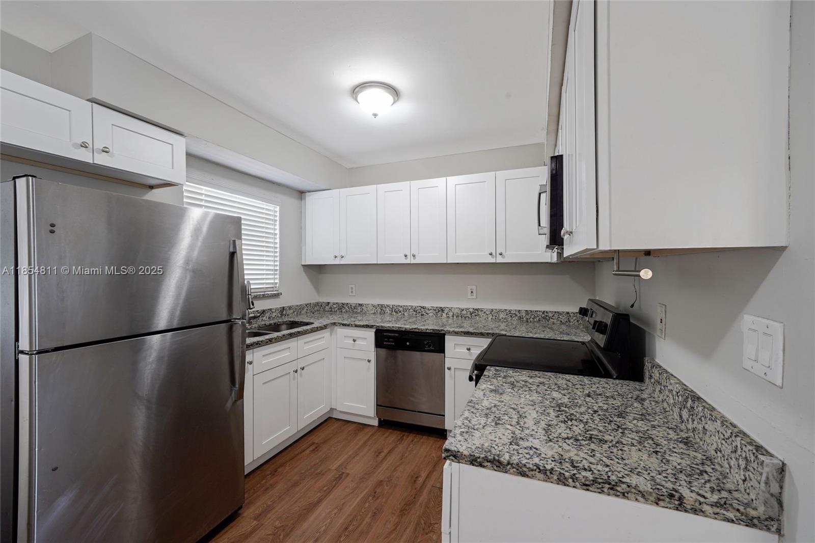 LAUDERDALE MANORS AMD PLA - Residential