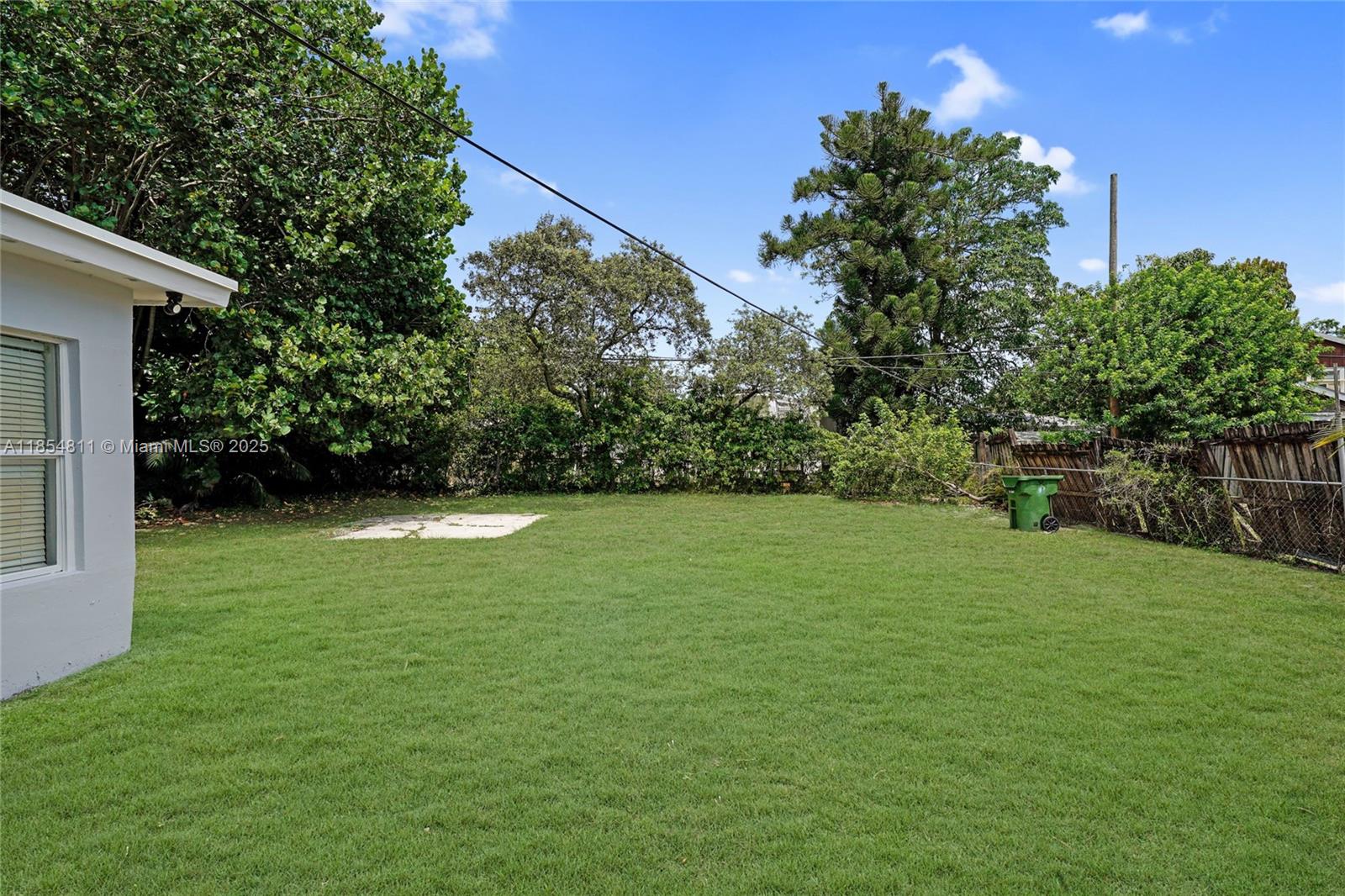 LAUDERDALE MANORS AMD PLA - Residential