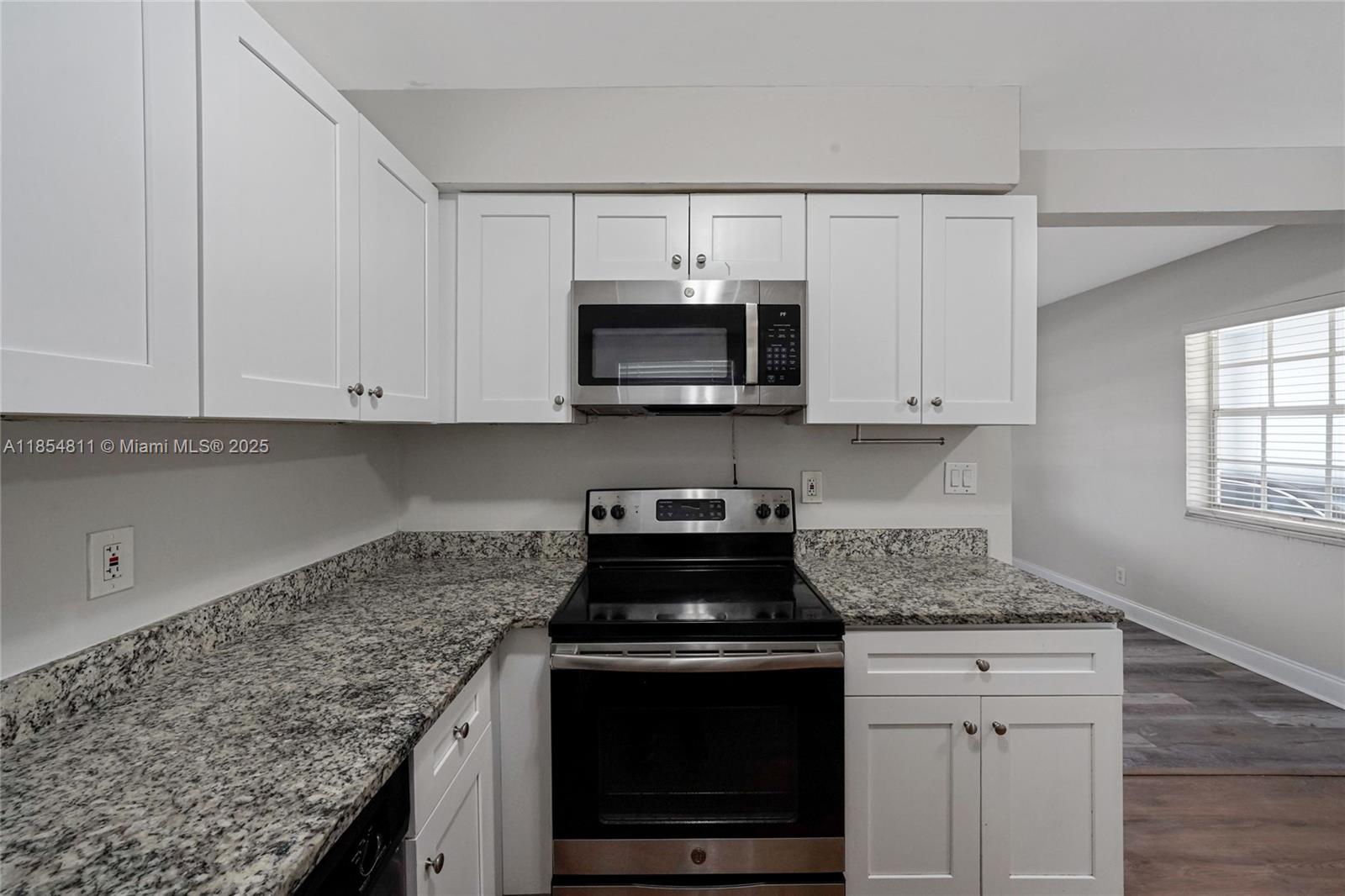 LAUDERDALE MANORS AMD PLA - Residential