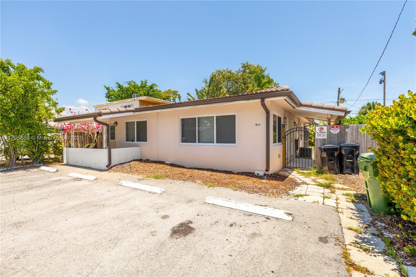 Rental Property at Address Not Disclosed, Fort Lauderdale, Broward County, Florida - Bedrooms: 1 
Bathrooms: 1  - $1,750 MO.