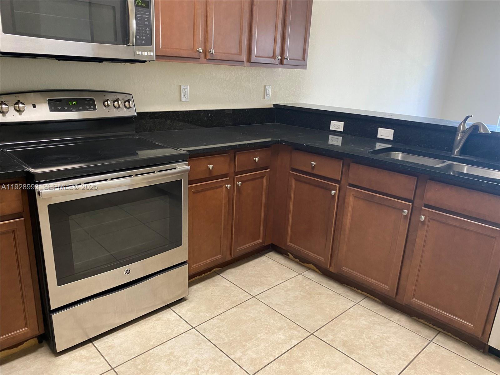 ST MAARTEN AT GRAND BAY - Residential