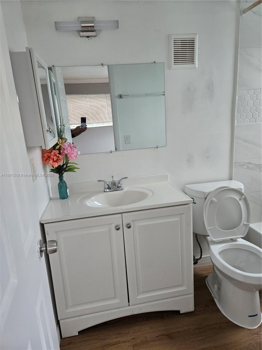 CORAL RIDGE ISLES - Residential Lease