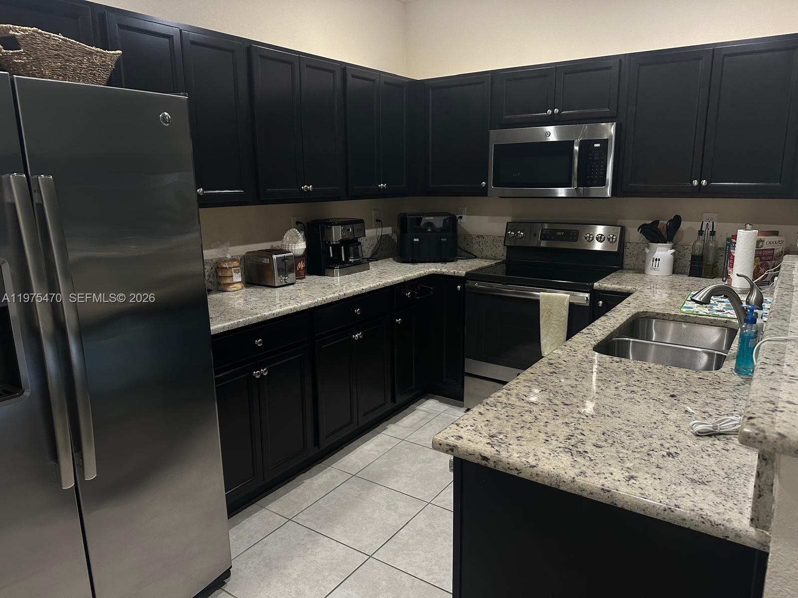 KENDALL COMMONS TOWNHOMES - Residential