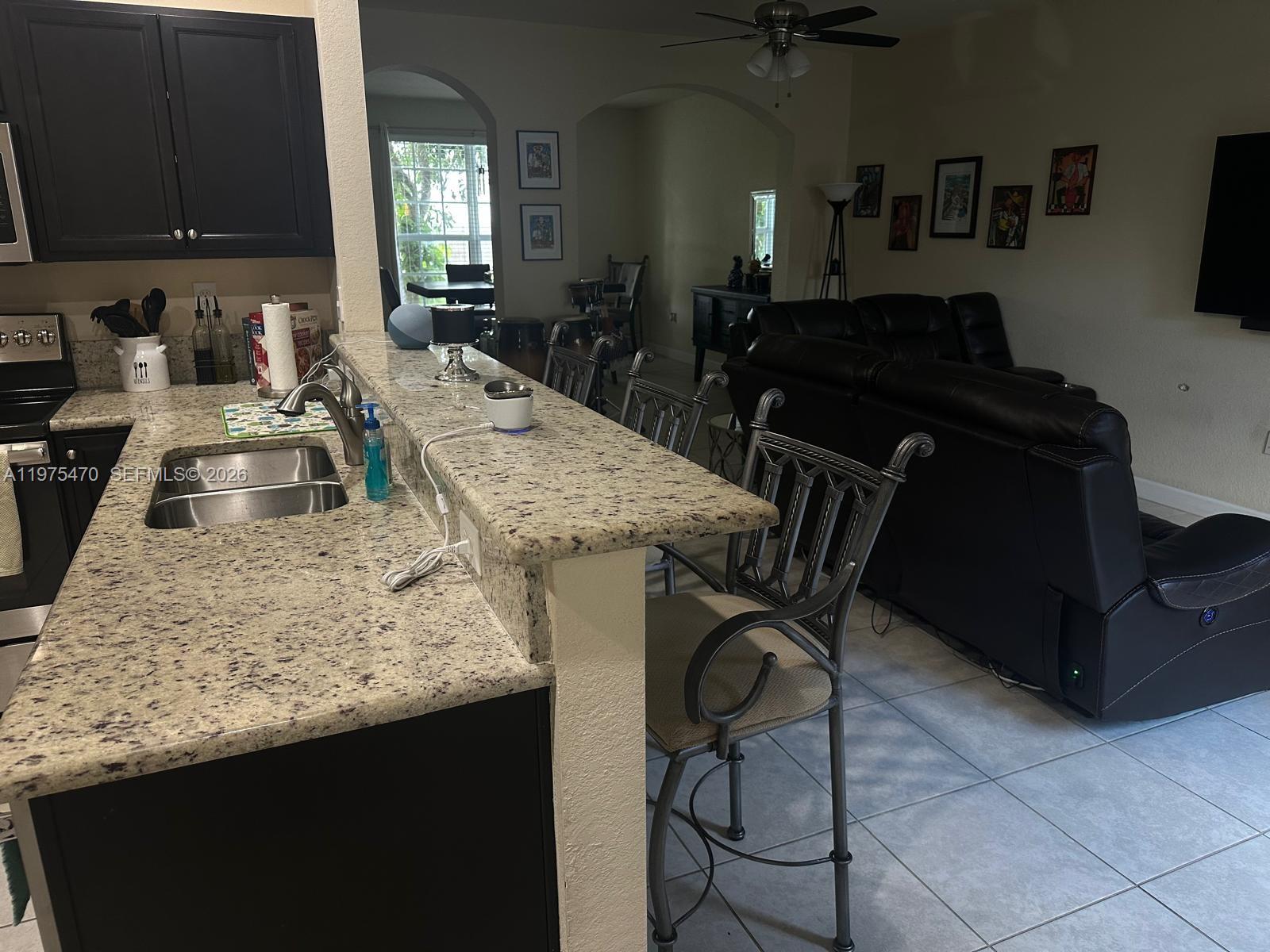 KENDALL COMMONS TOWNHOMES - Residential