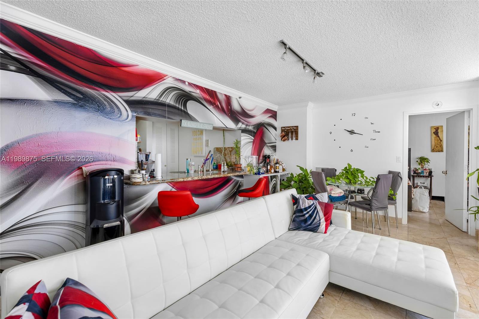 THE GRANDVIEW PALACE COND - Residential