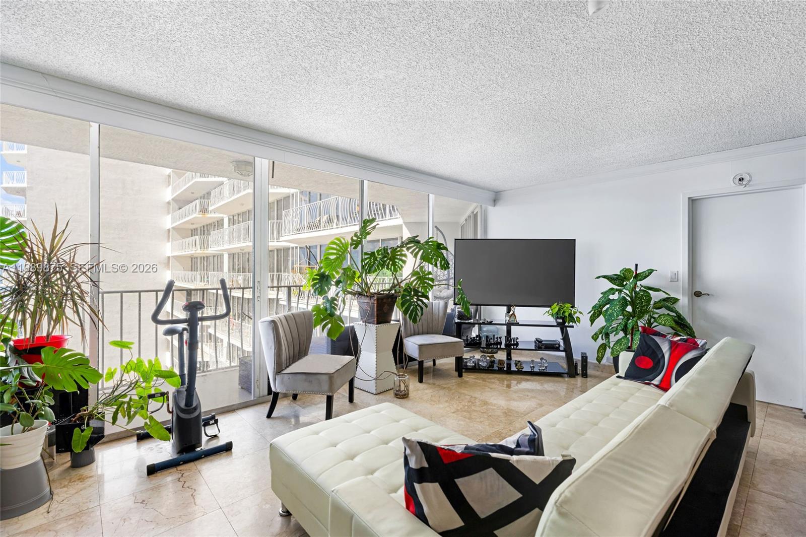 THE GRANDVIEW PALACE COND - Residential