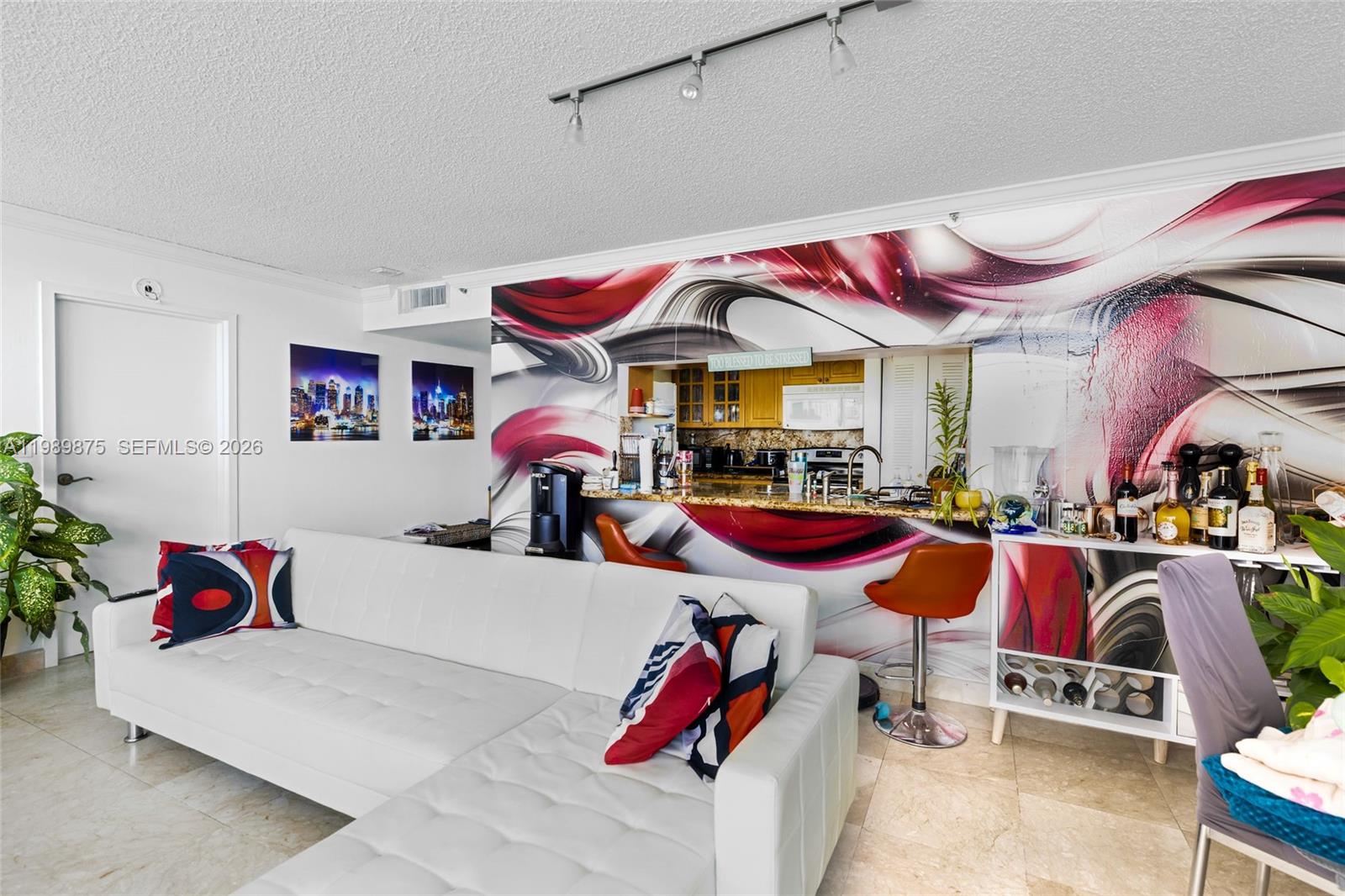 THE GRANDVIEW PALACE COND - Residential