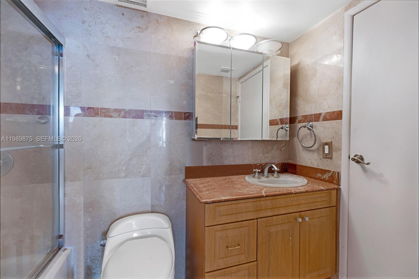 THE GRANDVIEW PALACE COND - Residential