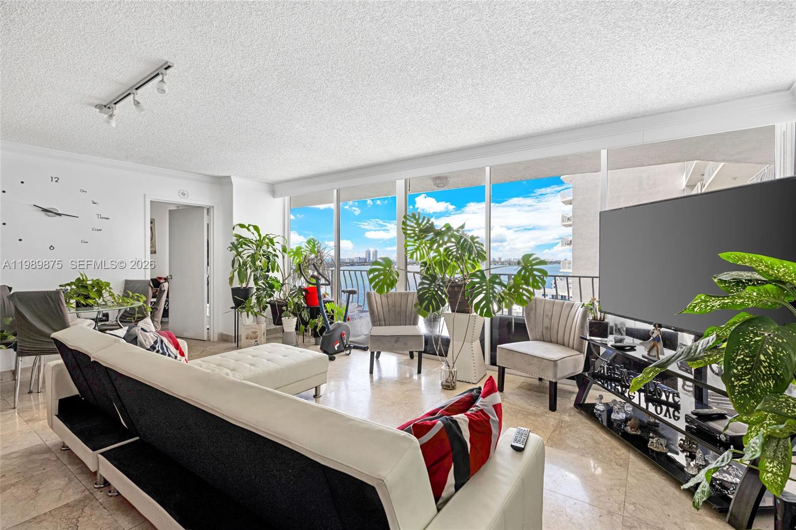 THE GRANDVIEW PALACE COND - Residential