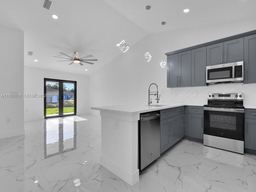 LEHIGH ESTATES - Residential Income