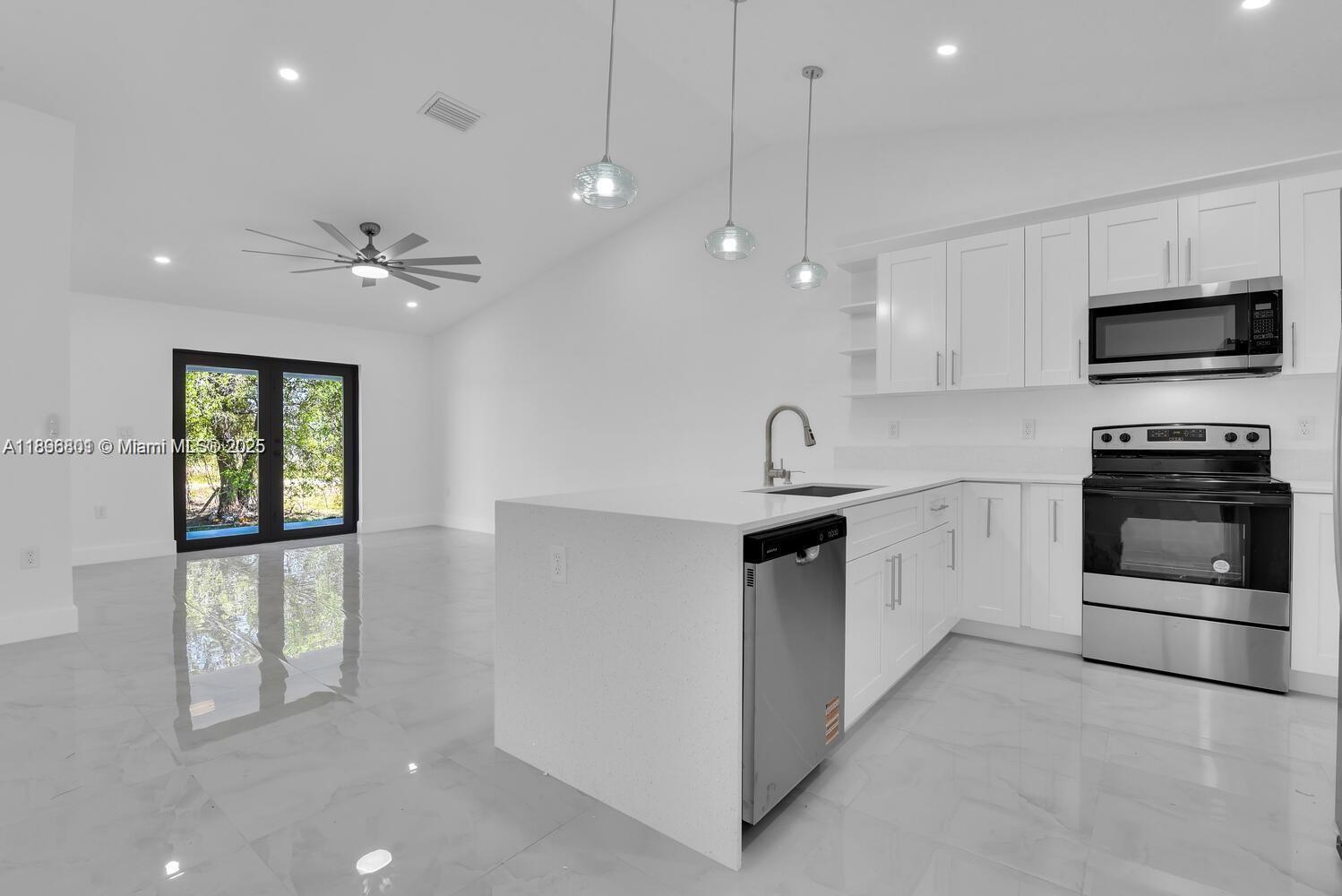 LEHIGH ESTATES - Residential Income