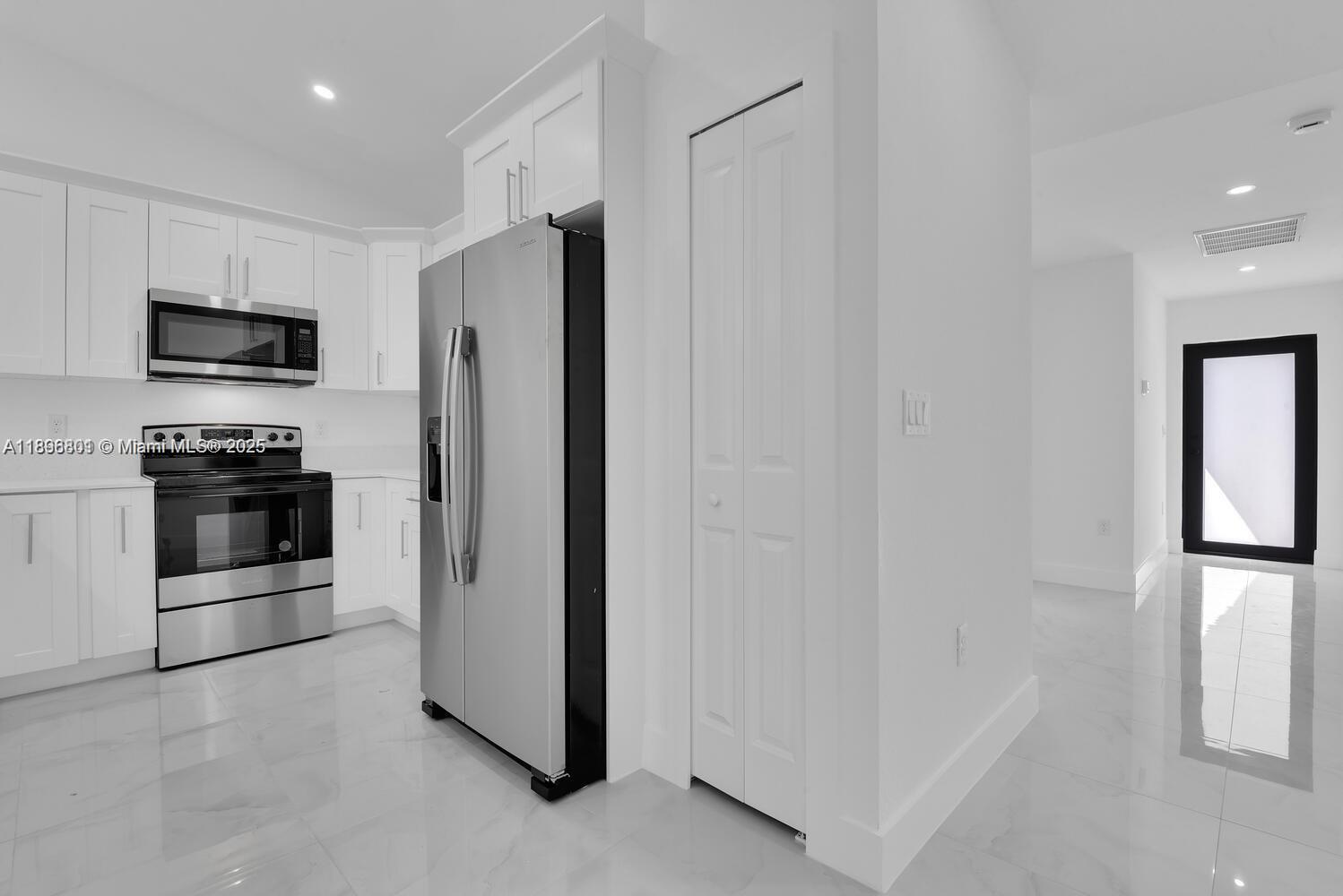 LEHIGH ESTATES - Residential Income